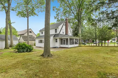 204 Auburn Street, East Williston, NY 11596 - Photo 24