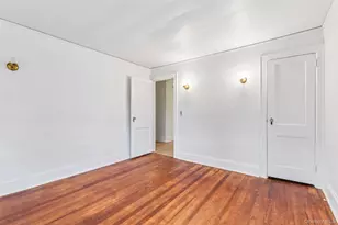 204 Auburn St, East Williston, NY 11596 - Photo 14