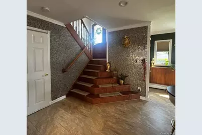 70 Gateway Drive, Copiague, NY 11726 - Photo 20