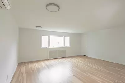 59 Wood Street #2nd Floor, Lynbrook, NY 11563 - Photo 4
