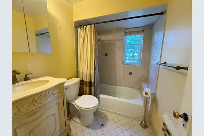 68 Woodbine Road, East Hills, NY 11577 - Photo 8