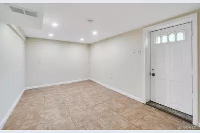 15 Farm Lane, Hicksville, NY 11801 - Photo 20