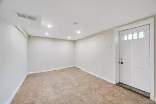 15 Farm Ln, Hicksville, NY 11801 - Photo 20