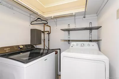 1 Ipswich Avenue, Great Neck, NY 11021 - Photo 20