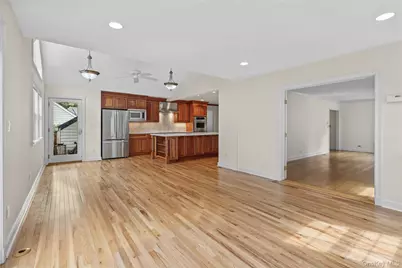 136 Wilmot Circle, Scarsdale, NY 10583 - Photo 16