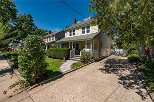 69 Bar Beach Rd, Port Washington, NY 11050 - Photo 2