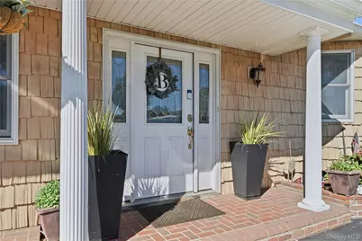21 Milleridge Drive, Deer Park, NY 11729 - Photo 2