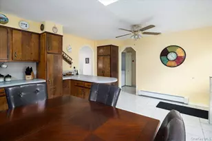 8 Doradell Dr, Holbrook, NY 11741 - Photo 6