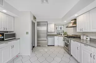 211 147th St, Whitestone, NY 11357 - Photo 14