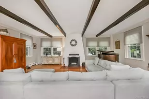 211 147th St, Whitestone, NY 11357 - Photo 6