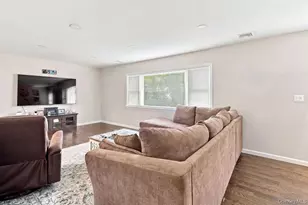 731 Muncey Rd, West Islip, NY 11795 - Photo 8