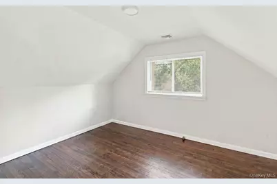 731 Muncey Road, West Islip, NY 11795 - Photo 16