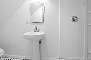 49 Villas Cir, Melville, NY 11747 - Photo 28