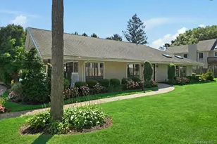 49 Villas Cir, Melville, NY 11747 - Photo 48