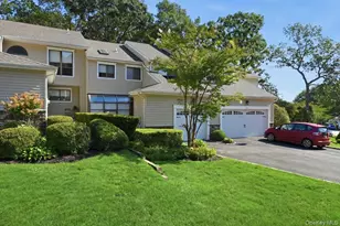 49 Villas Cir, Melville, NY 11747 - Photo 36