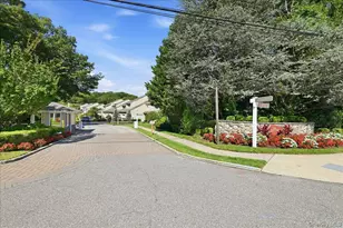 49 Villas Cir, Melville, NY 11747 - Photo 50