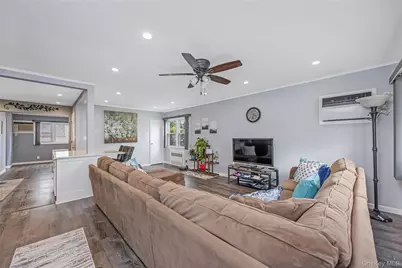 108 Woods Avenue, Malverne, NY 11565 - Photo 10
