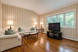8 Salisbury Dr N, East Northport, NY 11731 - Photo 16