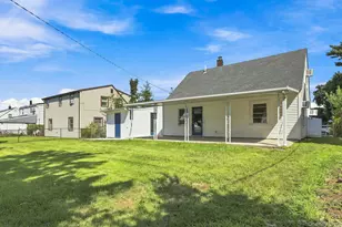 26 Birch Ln, Levittown, NY 11756 - Photo 24
