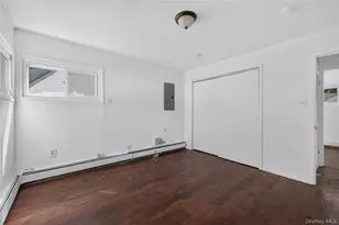 17 Berry Ln, Hicksville, NY 11801 - Photo 22