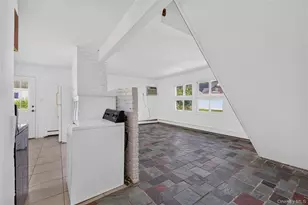 17 Berry Ln, Hicksville, NY 11801 - Photo 12