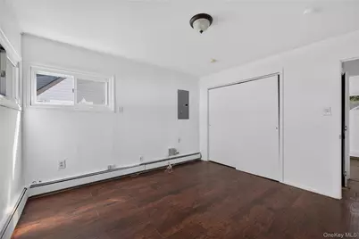 17 Berry Lane, Hicksville, NY 11801 - Photo 28