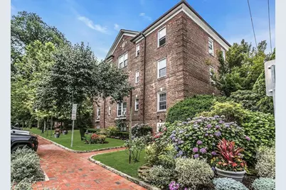 8 Welwyn Road #2G, Great Neck, NY 11020 - Photo 2