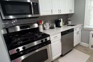 8 Welwyn Rd, Great Neck, NY 11020 - Photo 14