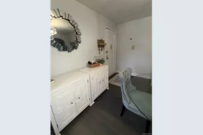 8 Welwyn Road #2G, Great Neck, NY 11020 - Photo 10