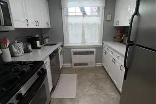 8 Welwyn Rd, Great Neck, NY 11020 - Photo 12
