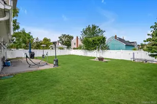 1055 Jefferson St, Baldwin, NY 11510 - Photo 18