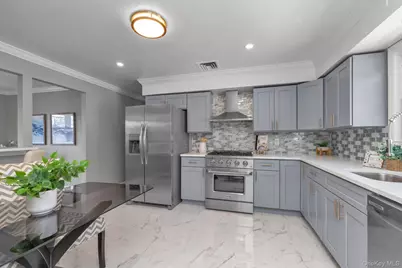 520 Kirkman Avenue, Elmont, NY 11003 - Photo 6