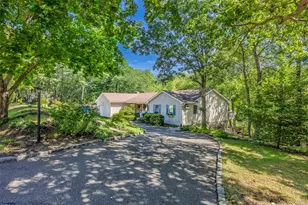 18 Beaver Ln W, Westhampton, NY 11977 - Photo 2