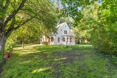19 Gilchrest Road, Great Neck, NY 11021 - Photo 16