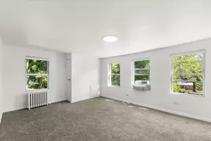 19 Gilchrest Rd, Great Neck, NY 11021 - Photo 4