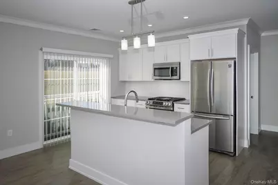 88102 Circle Drive #88-102, Central Islip, NY 11722 - Photo 4