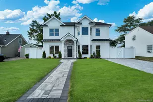 84 Rope Ln, Levittown, NY 11756 - Photo 2
