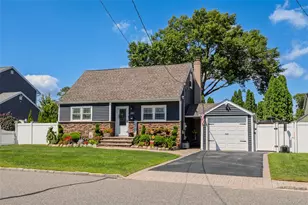 1430 12th St, West Babylon, NY 11704 - Photo 2