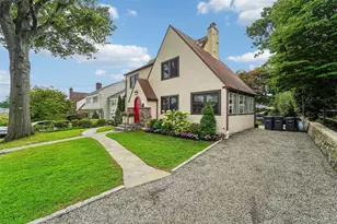 7 Parkview Ct, White Plains, NY 10603 - Photo 2