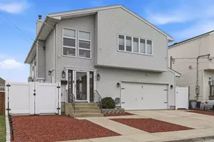 251 Arthur St, Freeport, NY 11520 - Photo 2
