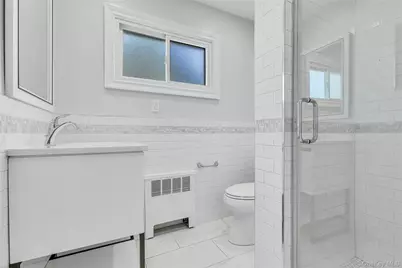 18 Briarcliff Place, Huntington, NY 11743 - Photo 20