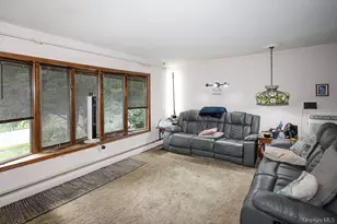 3 MacKay Dr, Hauppauge, NY 11788 - Photo 4