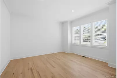11 Park Street, East Setauket, NY 11733 - Photo 10