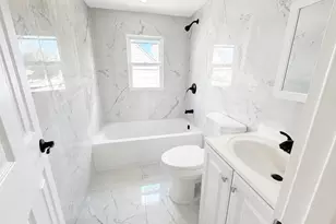 130-31 218th St, Springfield Gardens, NY 11413 - Photo 10