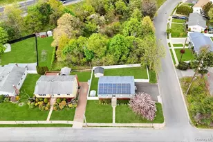 226 Princess St, Hicksville, NY 11801 - Photo 2