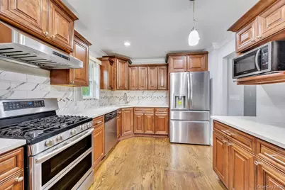 226 Princess Street, Hicksville, NY 11801 - Photo 8