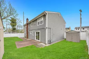 226 Princess St, Hicksville, NY 11801 - Photo 20