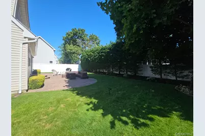 126 Washington Avenue, Roosevelt, NY 11575 - Photo 8