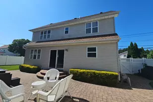126 Washington Ave, Roosevelt, NY 11575 - Photo 6