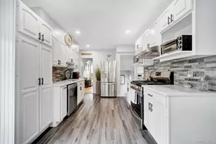 19 Westmoreland Rd, Merrick, NY 11566 - Photo 8